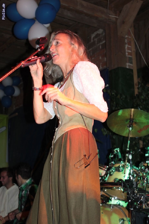 http://joy-livemusic.de/pixlie/cache/vs_2011-09-25%20Oktoberfest%20Neida_joy_001.jpg