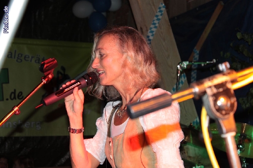 http://joy-livemusic.de/pixlie/cache/vs_2011-09-25%20Oktoberfest%20Neida_joy_010.jpg