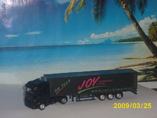 http://joy-livemusic.de/pixlie/cache/vs_JOY-Showtruck_JOY-Showtruck%20014.jpg